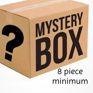Mystery box 8 pieces NWT NWOT - MEDIUM/LARGE